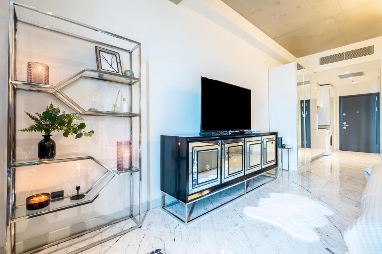 Splendid Flat With View In Bomonti Appartement